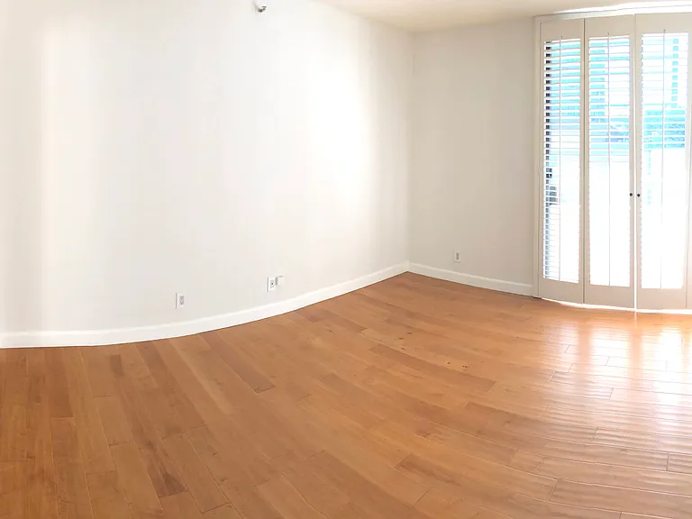 600 W 9th St #507 — Photo 10