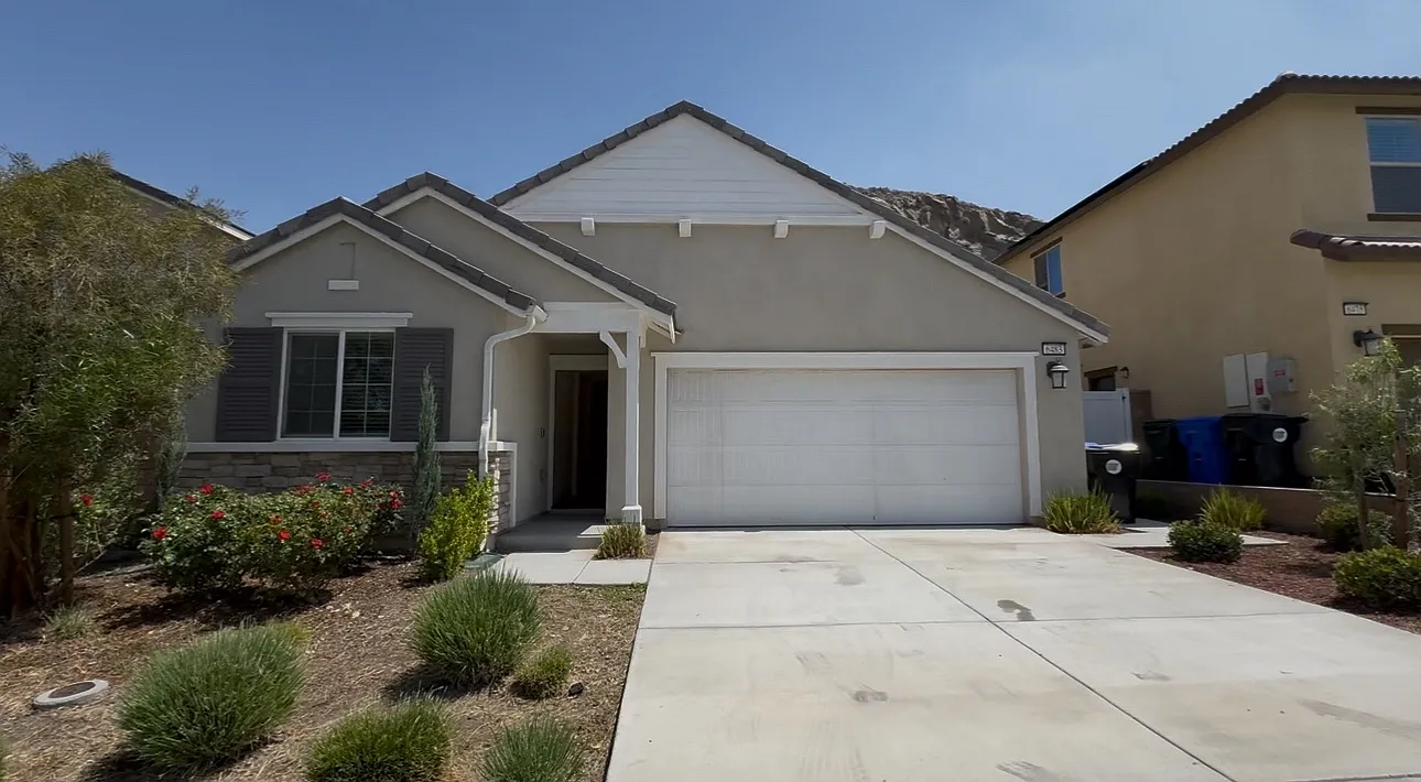 3 bed, 1550 sqft, $3,500 — Photo 1