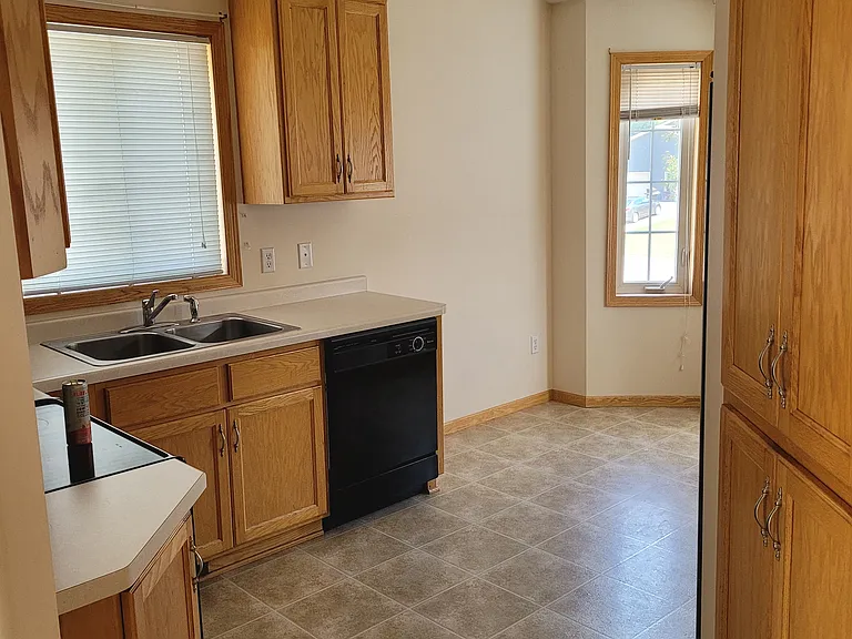 6030 S 1st St — Photo 3