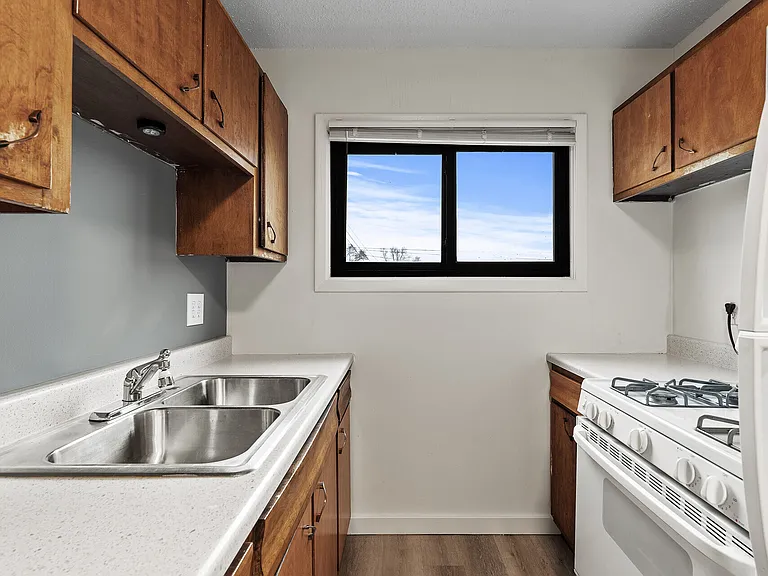 4750 Central Ave NE — Photo 18