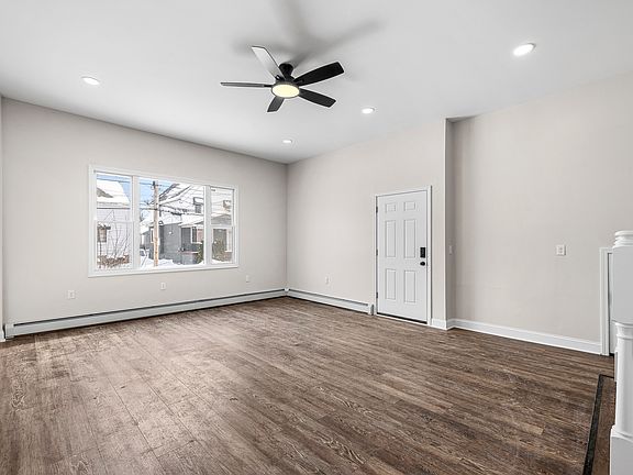 4th image of 272 Fenton St Unit 1