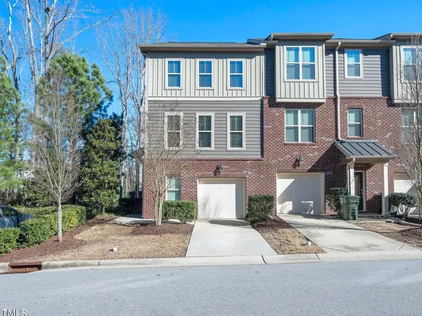 3215 Kempthorne Rd, Cary, NC 27519