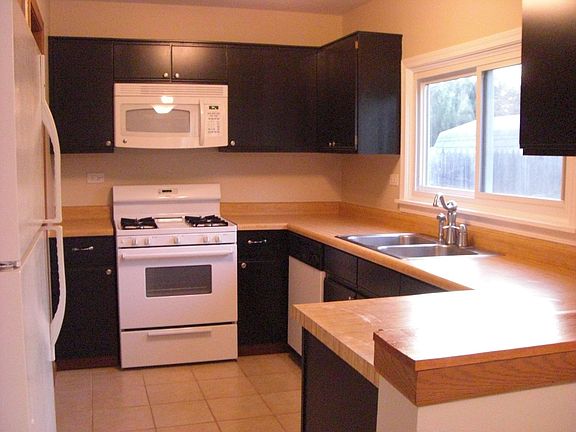 2242 Highfield Lane Kitchen