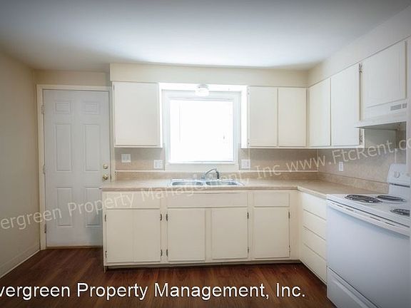 5th image of 3006 Sunset Dr APT 3