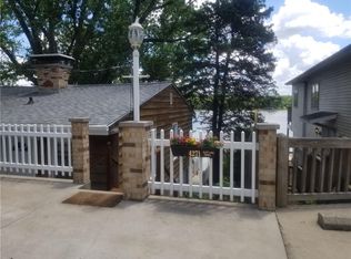 4271 E Lake Shore Dr, Decatur, IL 62521