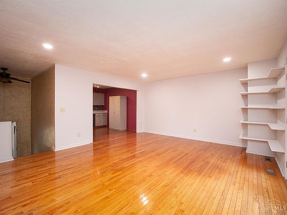 2nd image of 1431 Woodville Pike
