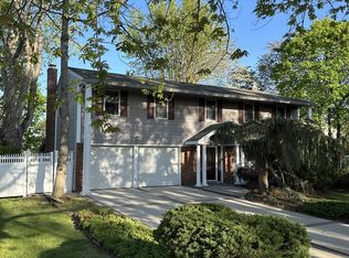 23 Algonquin Ln, Commack, NY 11725