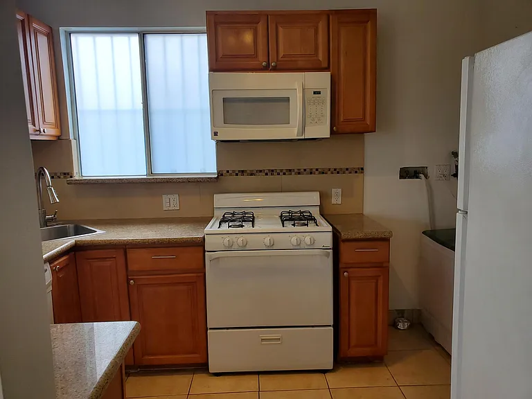 2234 Delaware Ave #A — Photo 13