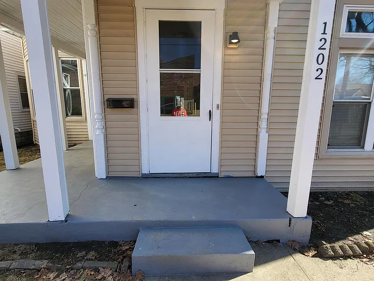 1202 Innis Ct — Photo 3