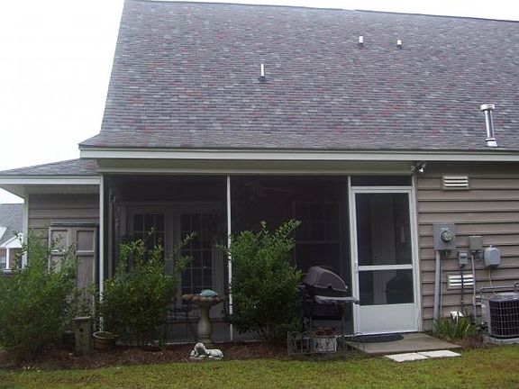 Screened in Back Porch