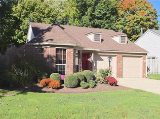 9653 Spruce Ln, Fishers, IN 46038