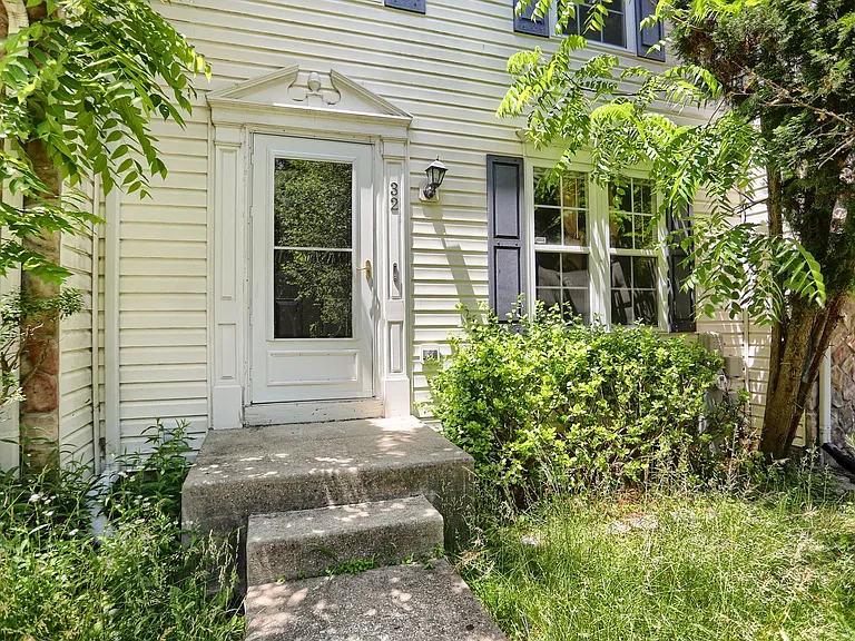 32 Gwynnswood Rd — Photo 1
