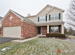 265 Meadowlark Cir, Lindenhurst, IL 60046