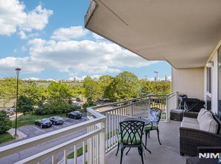 1077 River Road #303, Edgewater, NJ 07020