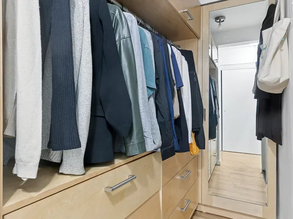 165 Christopher Street image 6 of 7