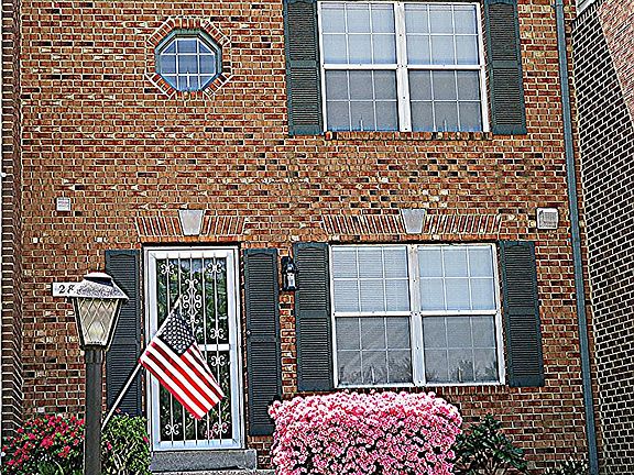 2nd image of 2829 Bowes Ln