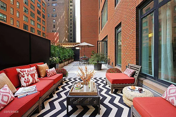 Sold by Corcoran | media 21