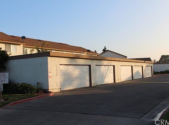 5th image of 450 Carriage Dr #399