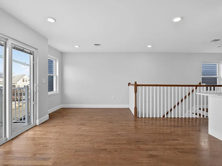 40 E 5th St #2 — Photo 10