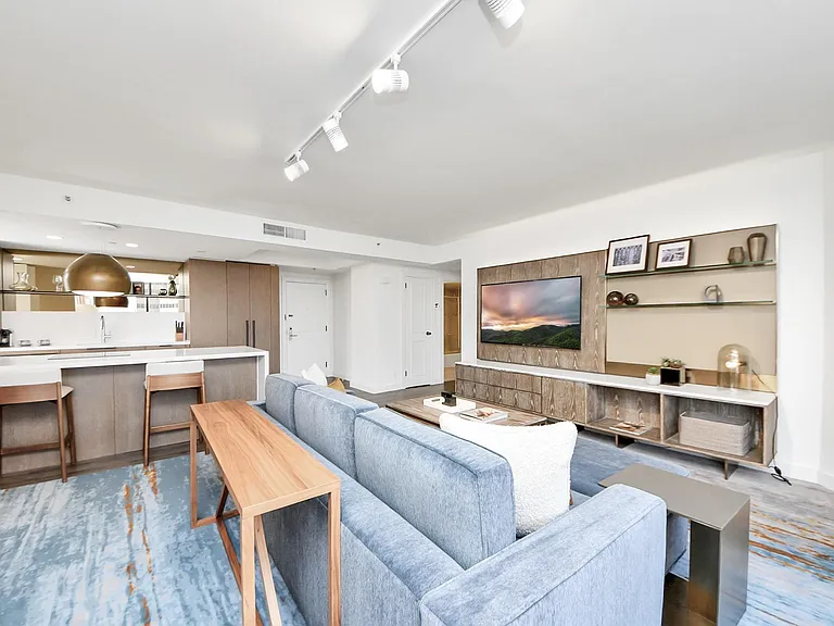 1300 Lamar St #T3 — Photo 16