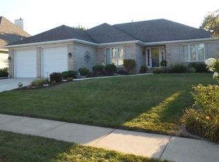 4220 Regency Ct, Davenport, IA 52806
