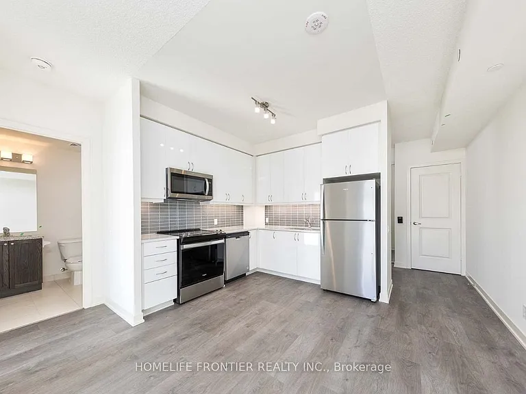4955 Yonge St #2007 — Photo 3