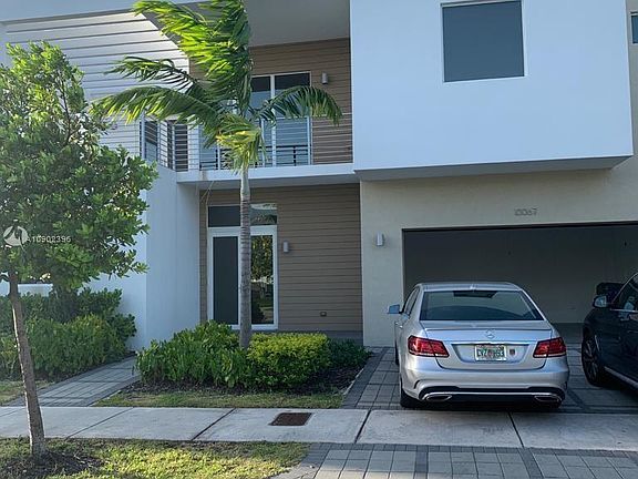 3rd image of 10067 NW 75th Ter