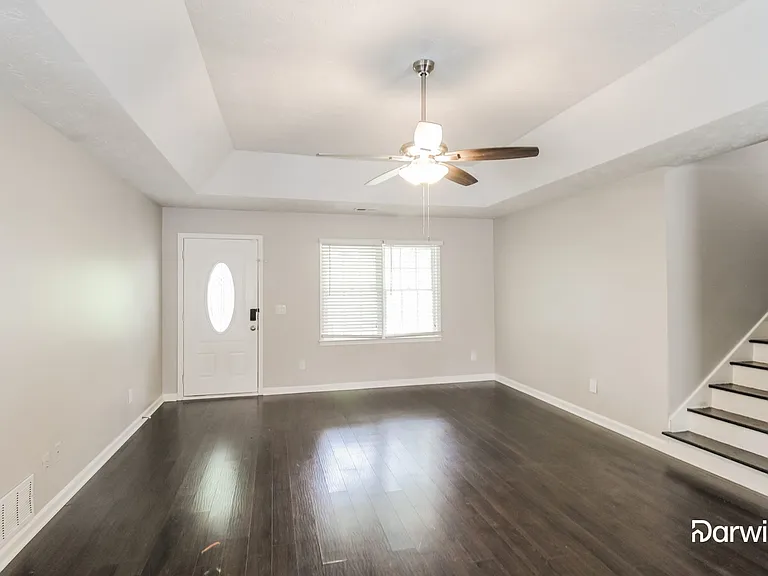 584 Cedar Ct — Photo 5