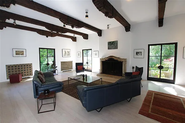Sold by Corcoran | media 21