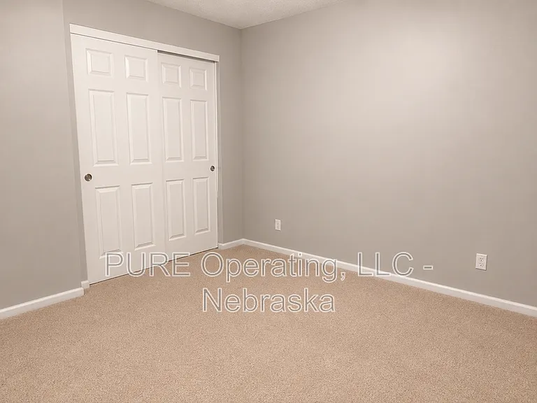 8464 N 155th St — Photo 8