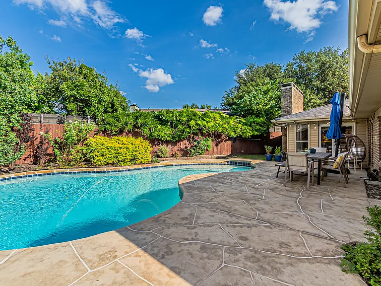 6935 Kingshollow Dr — Photo 40
