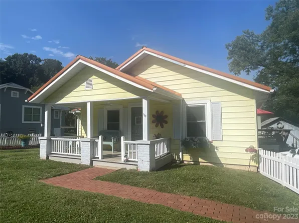 1108 Plaza St NW, Lenoir, NC 28645