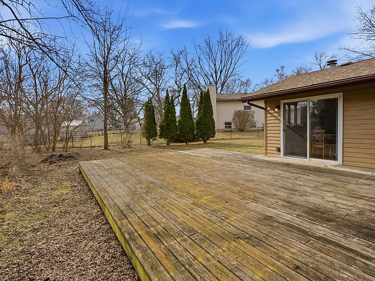 409 Kensington Dr — Photo 24