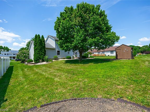 3rd image of 124 Red Oak Dr