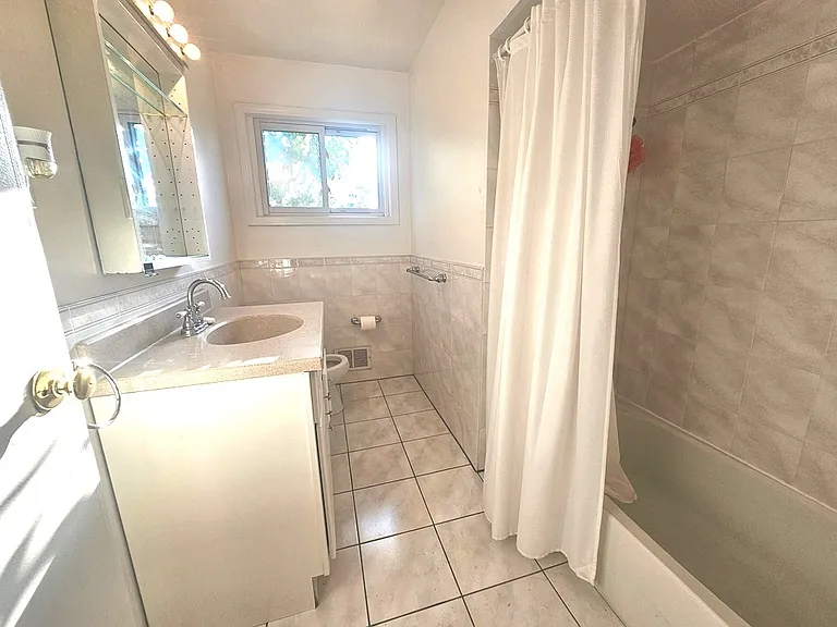 4527 Lilac Ave — Photo 10
