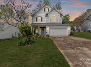 9222 Rotherham Ln, Charlotte, NC 28216