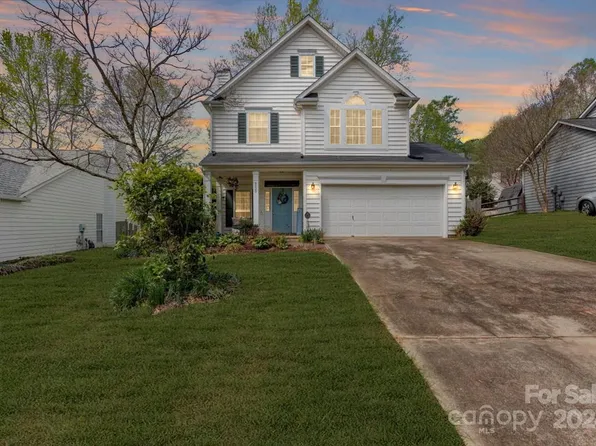 9222 Rotherham Ln, Charlotte, NC 28216