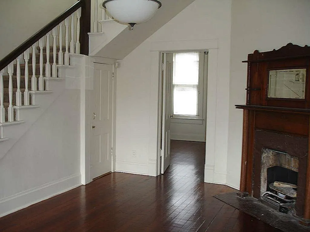 4 bed, 1.5 bath, $2,150 — Photo 2