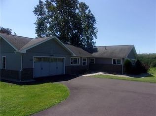 4597 Indian Trail Rd, Northampton, PA 18067
