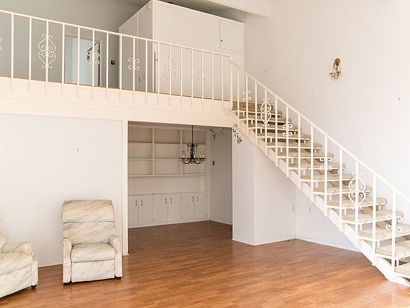 LR view to DR and loft