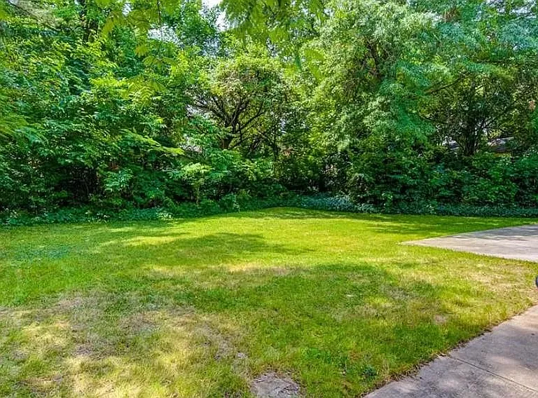 409 W Vandalia Rd — Photo 26