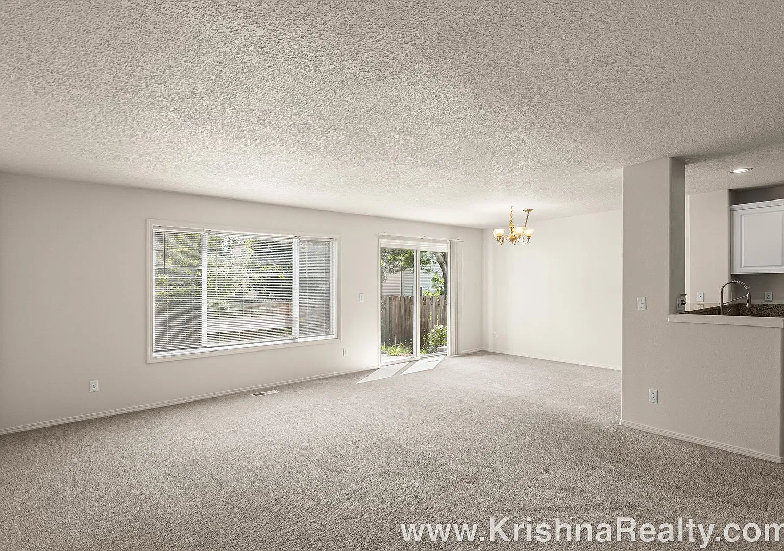 Charming 3 BD* 2.5 BA* Single Family Home Ideally Located in the Heart of Bethany Near Nike, Inte... — Photo 4