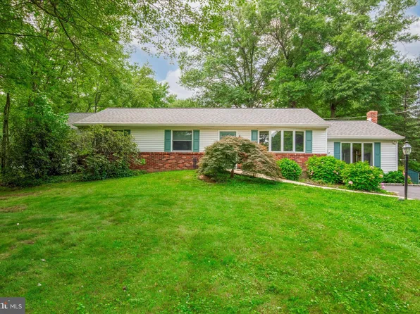 1336 Lawn Ave, Sellersville, PA 18960