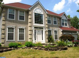 8 S Colonial Dr, Bordentown, NJ 08505