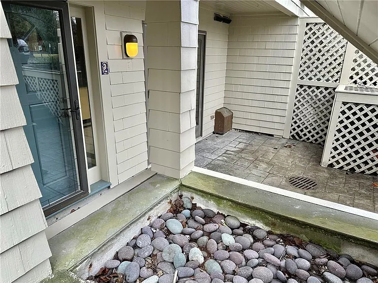 2 Weetamoe Farm Dr — Photo 19