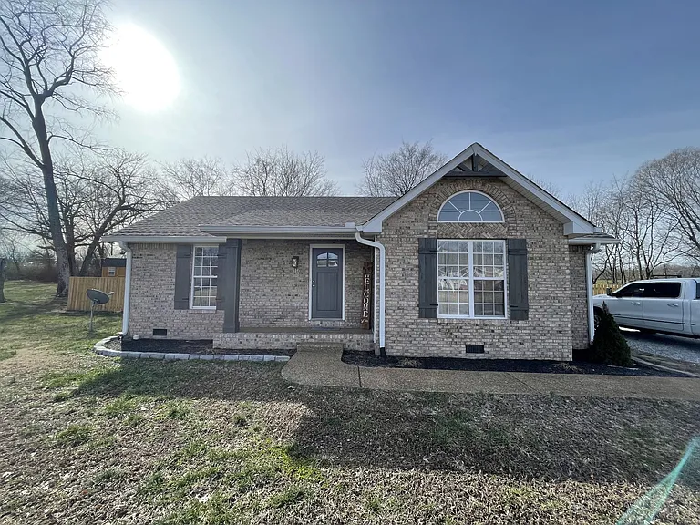 116 Cora St — Photo 2
