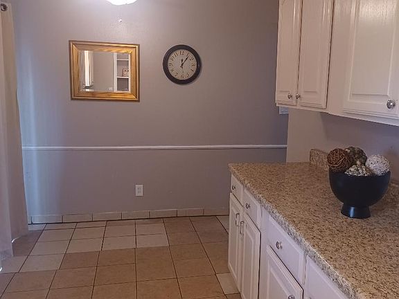 5th image of 712 N Lawton Ave