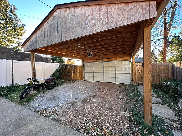 3251 Morganford Rd — Photo 30