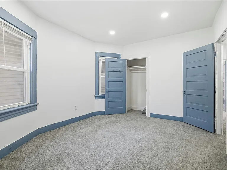 940 Monroe Ave — Photo 12