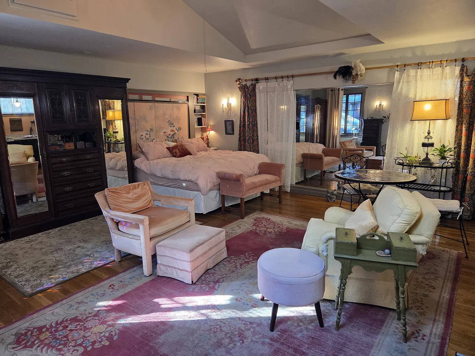 Studio, 425 sqft, $1,250 — Photo 3